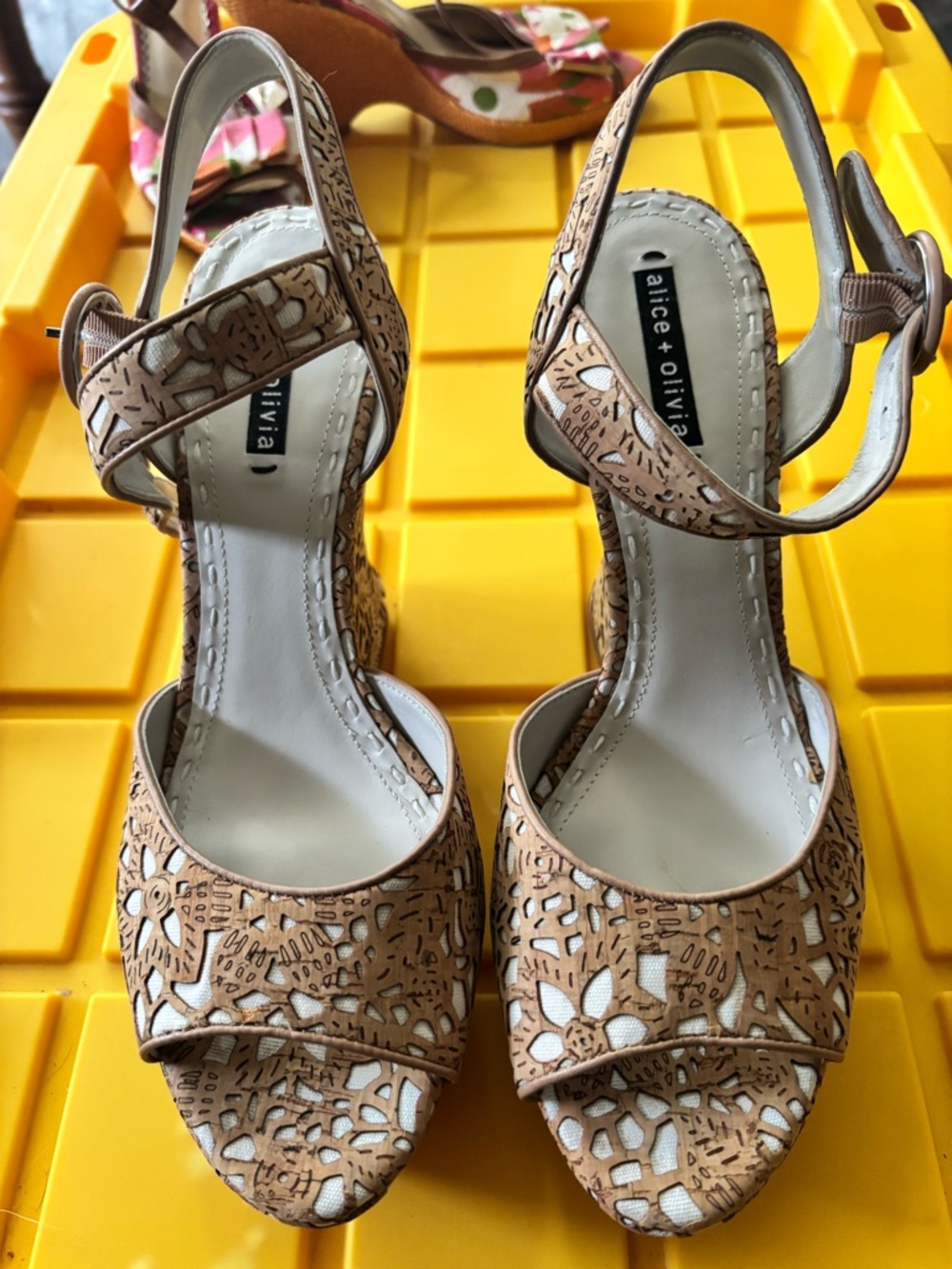 Alice + Olivia Tan and White Laser-Cut Floral Wedge Sandals- size 41 - Picture 5 of 16